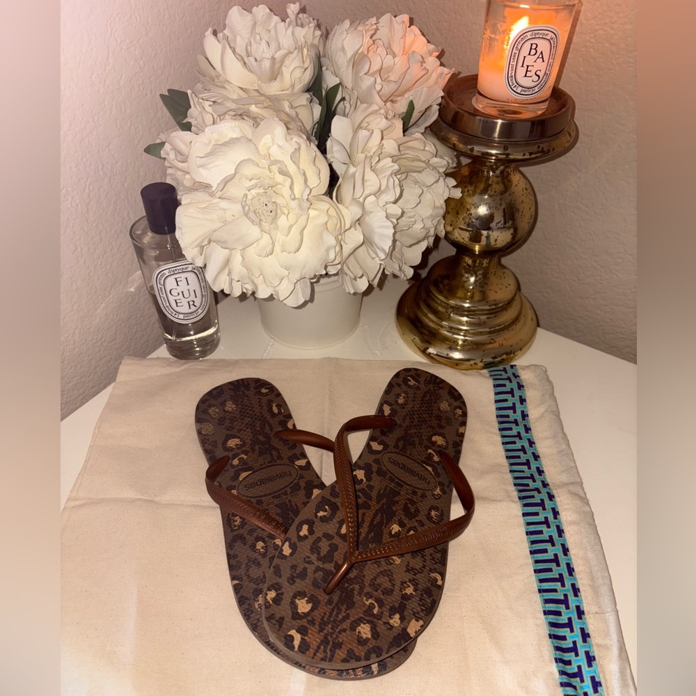 Havaiana’s Leopard Print Flip Flops